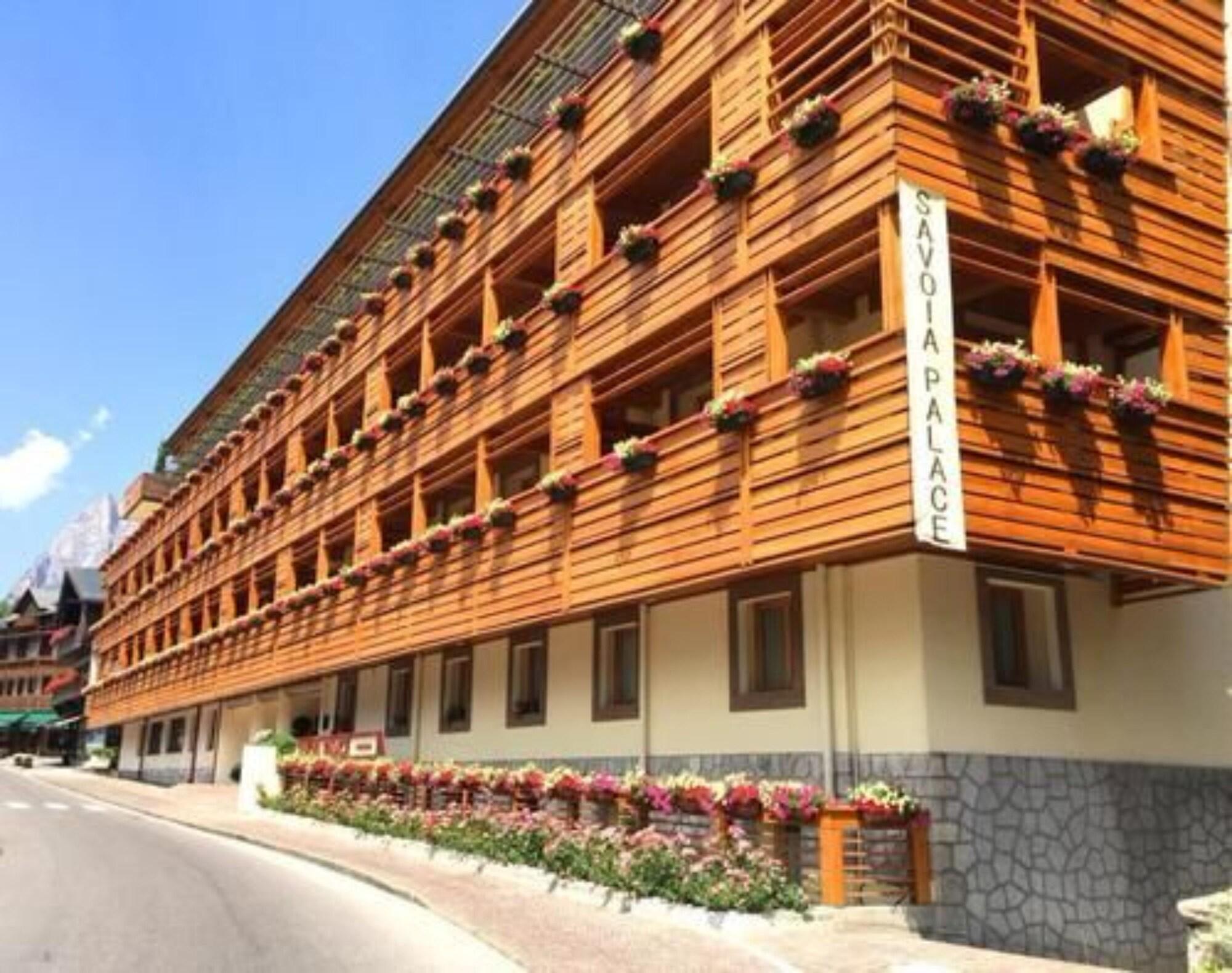 Radisson Residences Savoia Palace Кортіна-д'Ампеццо Екстер'єр фото